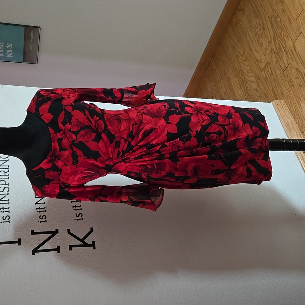 Petite Printed Round Neck/ Side Tab Dress